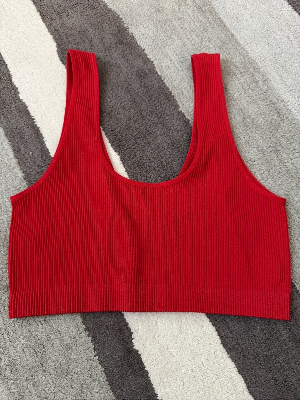 Colsie Red Ribbed V-Neck Crop Tank - Picture 2 of 3
